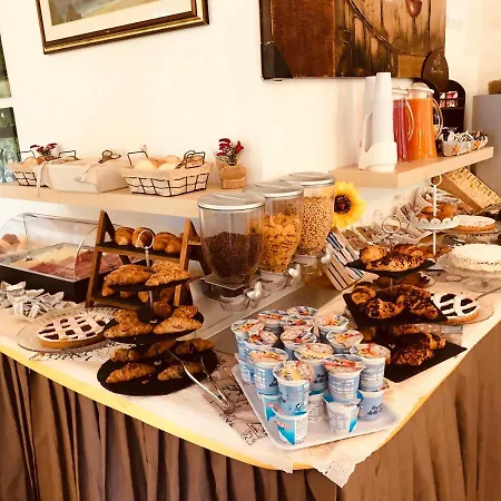 Ξενοδοχείο Fucsia 2*