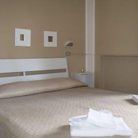 Otel Fucsia