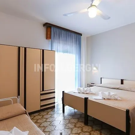 Hotel Fucsia 2*