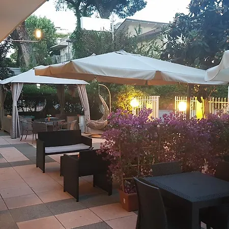 Fucsia 2* Ριτσιόνε
